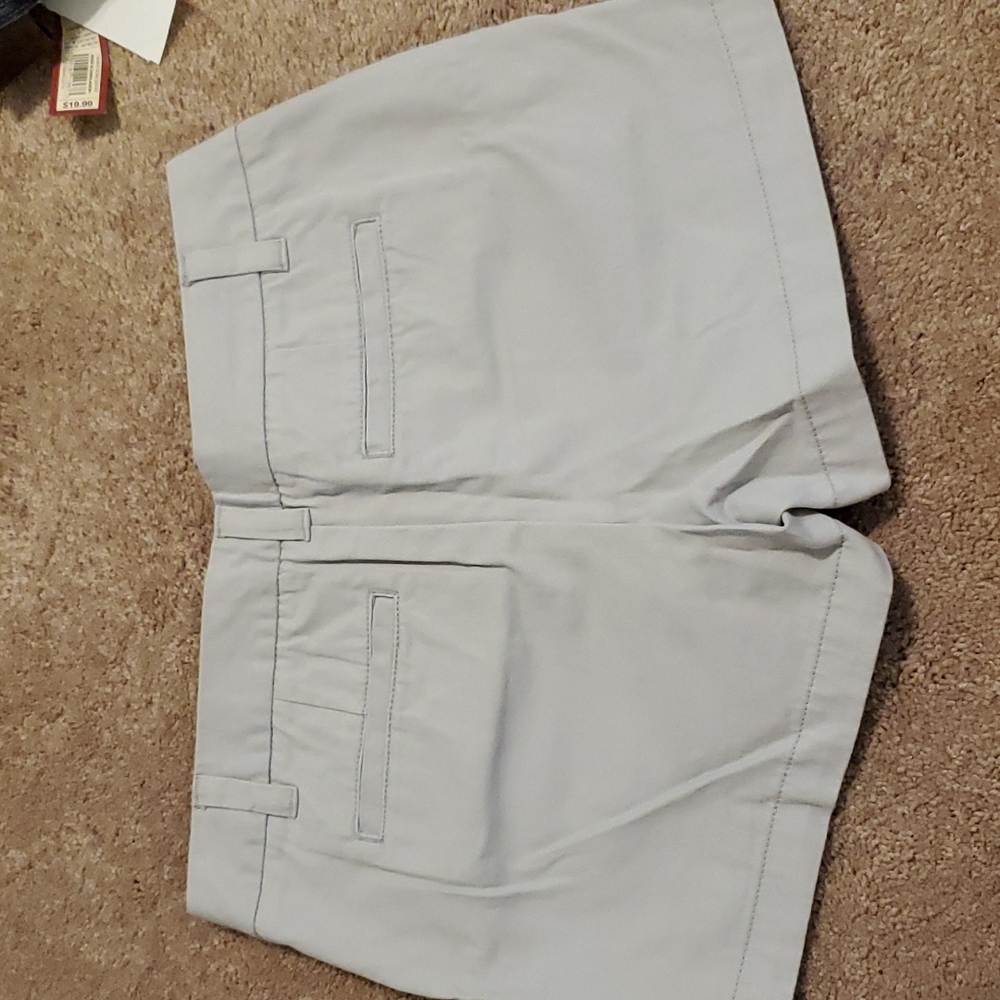 Shorts - Picture 2 of 3